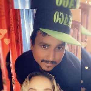 Meet your Posher, Alma